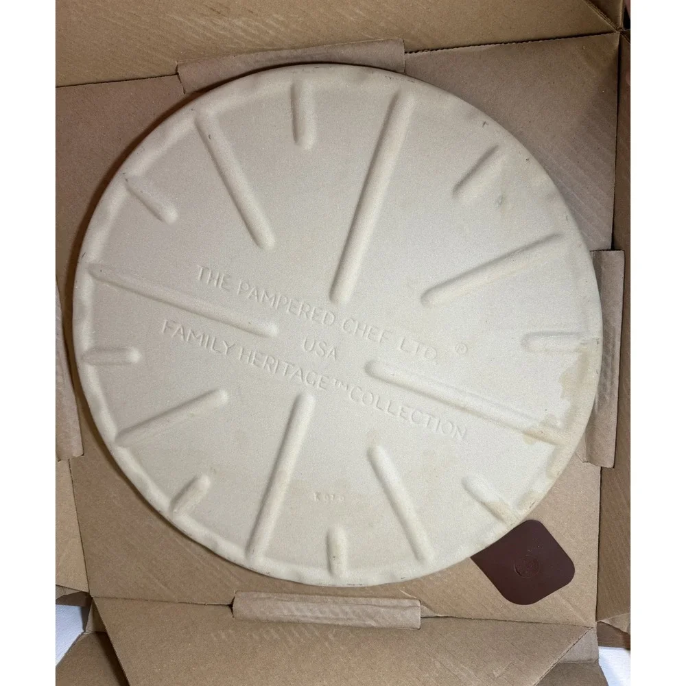 NEW Pampered Chef Large Round 15